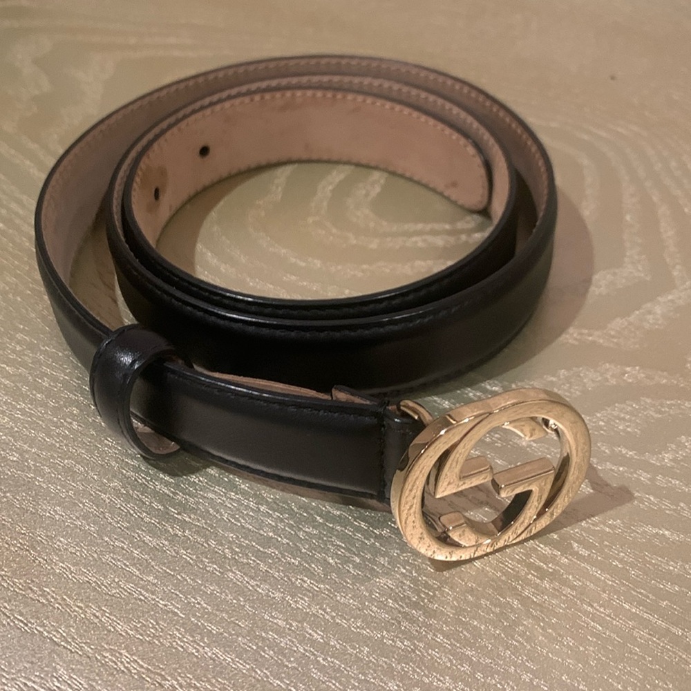 Women’s Gucci belt, has minor scratches - leather area in perfect condition.